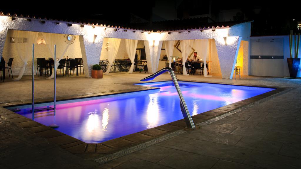 Hotel Salome Калафелл Экстерьер фото